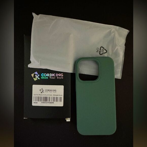 Cordking iPhone 14 Pro midnight grreen silicone case NWT - Picture 1 of 14
